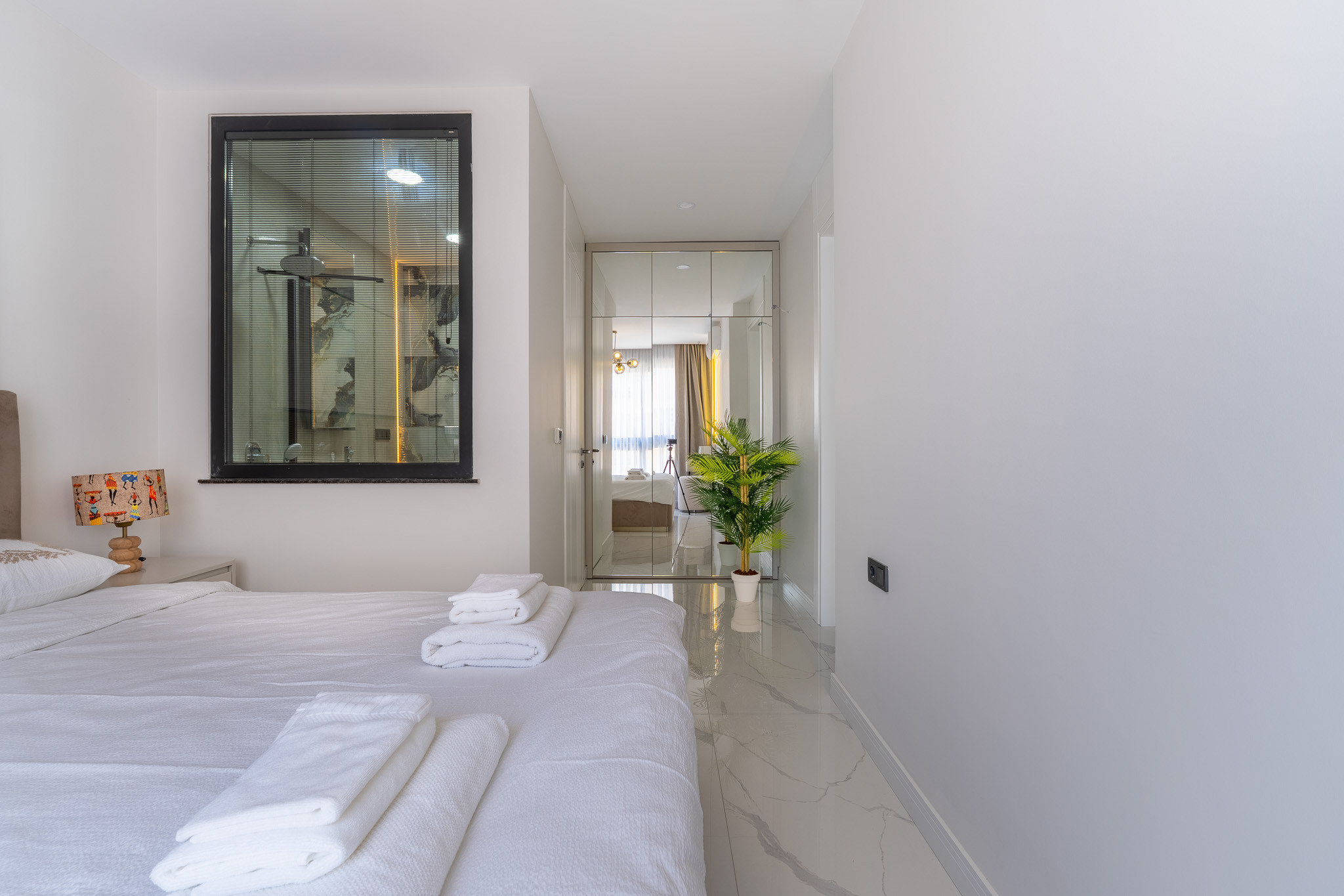 Furnished 2+1 apartment on the first coastline in Mahmutlar - Photo 12