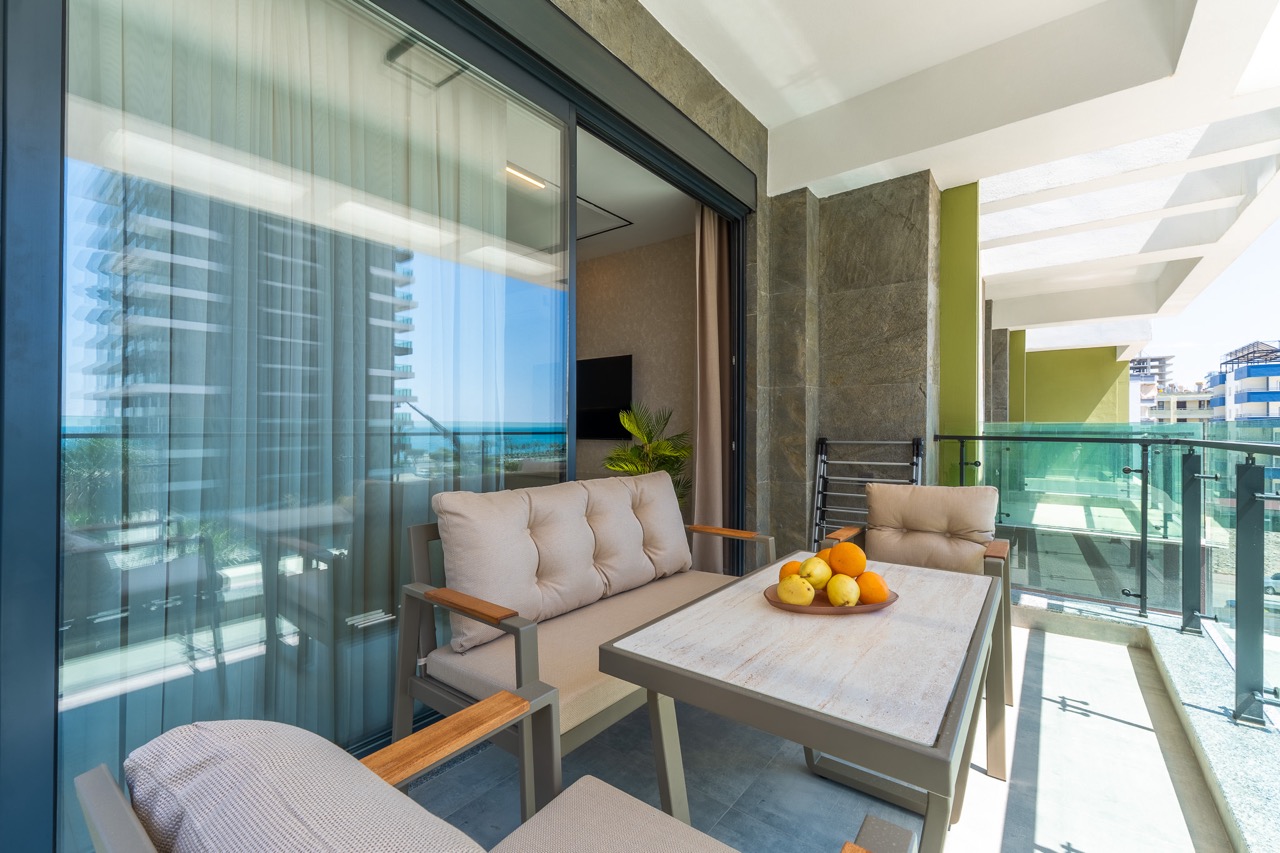 Furnished 2+1 apartment on the first coastline in Mahmutlar - Photo 15