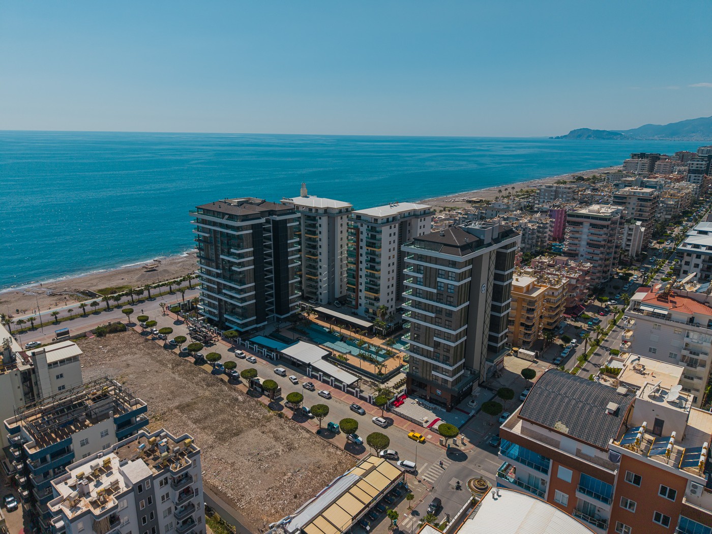 Furnished 2+1 apartment on the first coastline in Mahmutlar - Photo 2