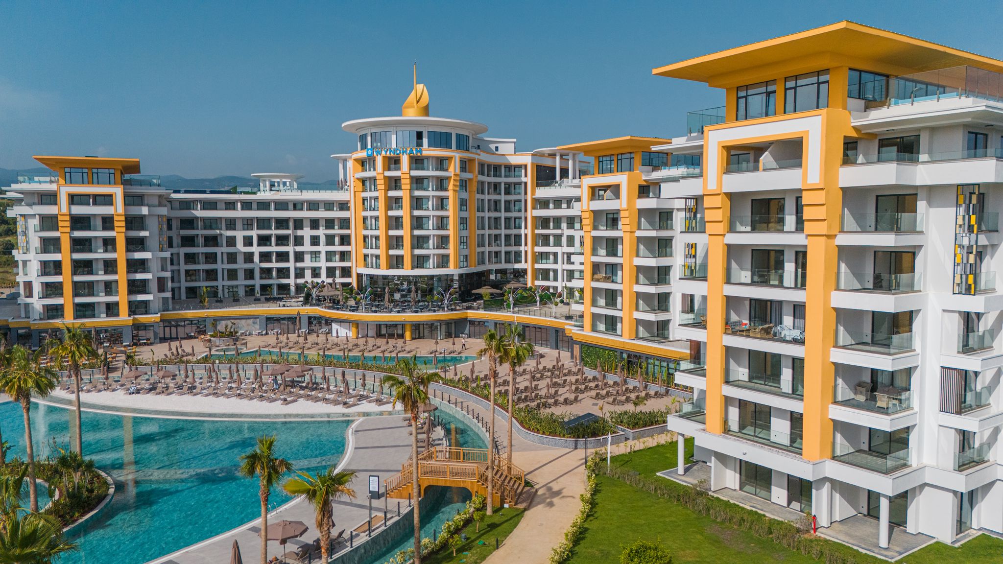 1+1 apartment in Türkler with a private beach and 5-star hotel facilities - Photo 3