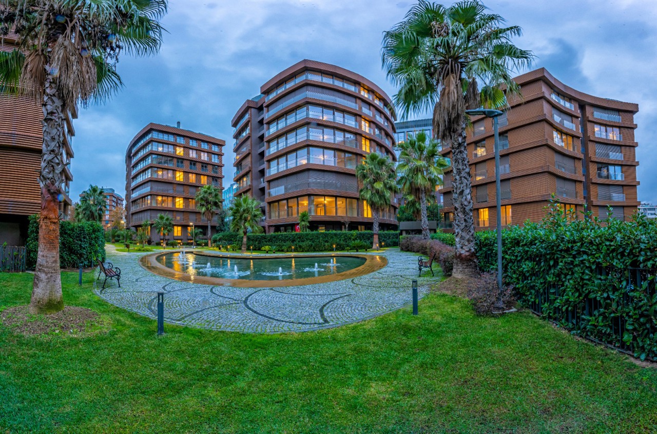 Spacious apartments and duplexes in Üsküdar - Photo 3