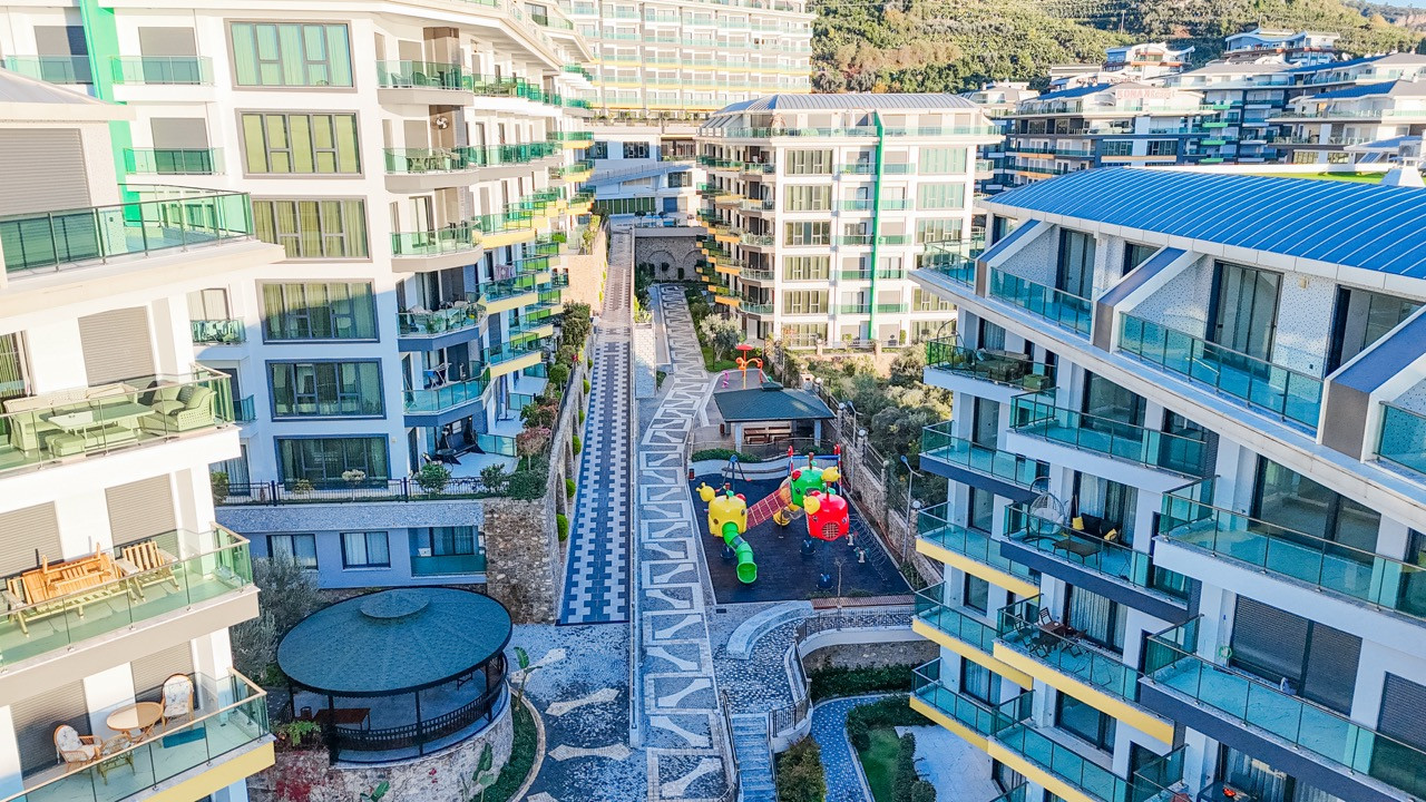 1+1 Apartment in a First-Line Complex with a Private Beach - Photo 6