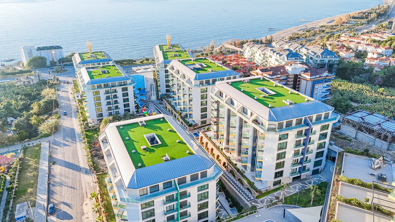 1+1 Apartment in a First-Line Complex with a Private Beach - Photo 2