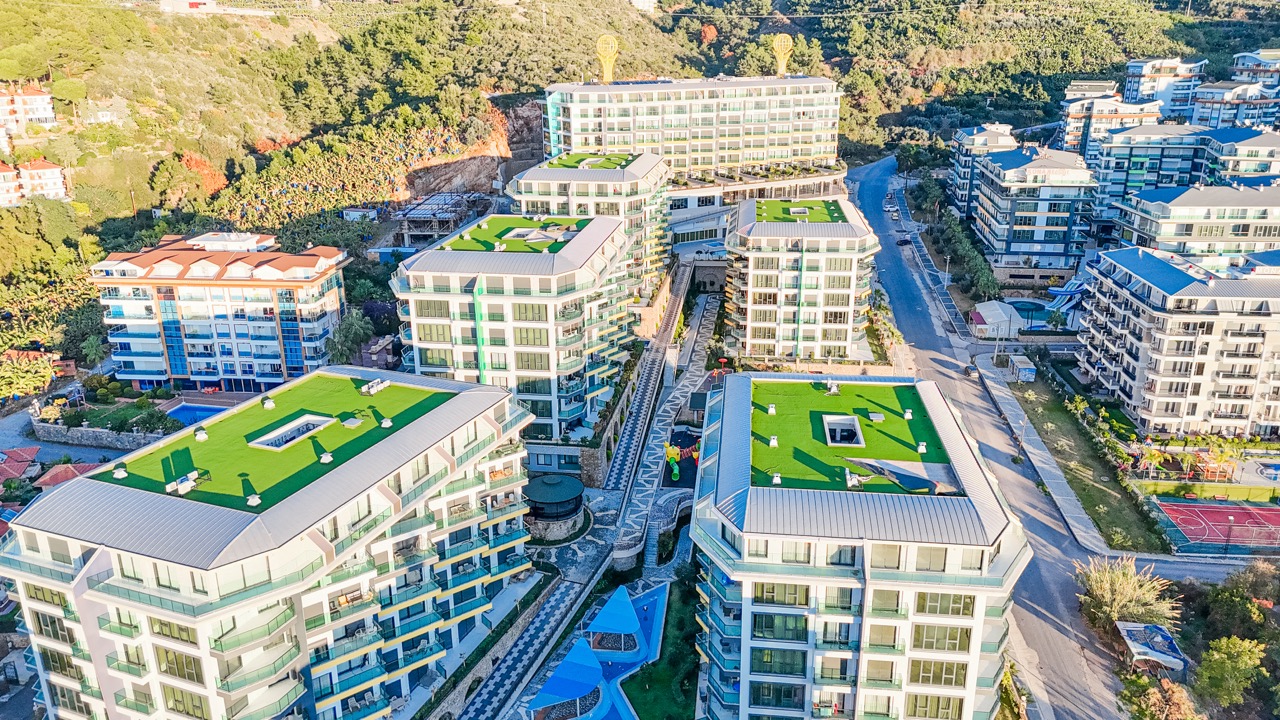 1+1 Apartment in a First-Line Complex with a Private Beach - Photo 3