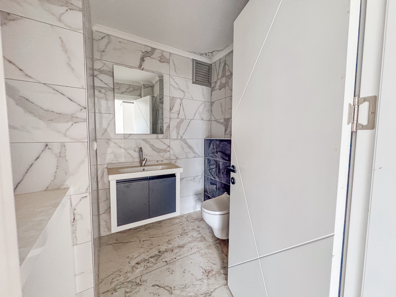 Two-Level 3+1 Apartment 100 m from the Sea in Kargicak - Photo 19