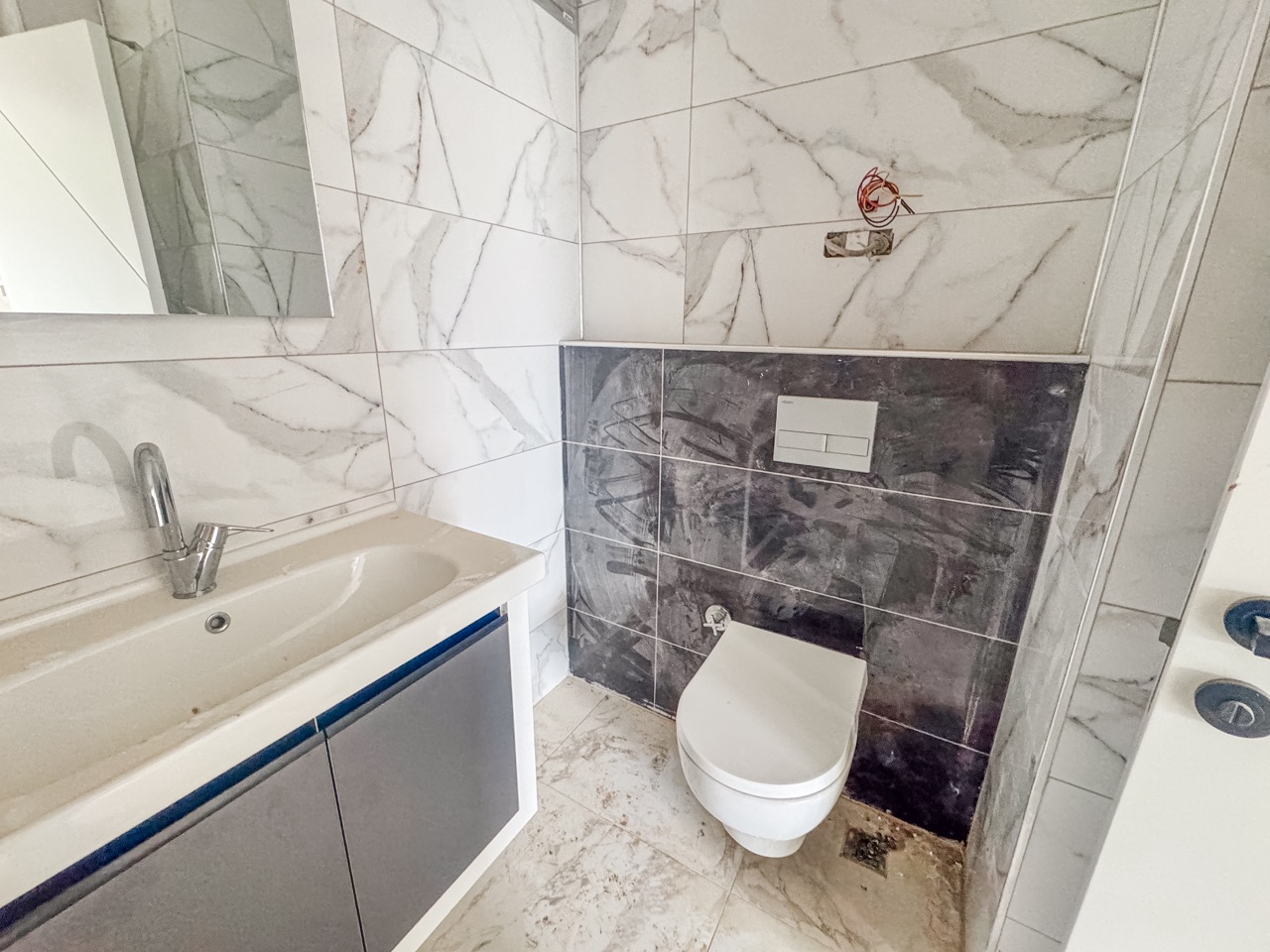 Two-Level 3+1 Apartment 100 m from the Sea in Kargicak - Photo 18