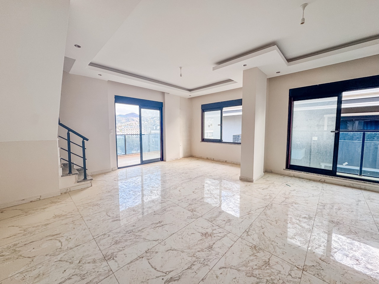 Two-Level 3+1 Apartment 100 m from the Sea in Kargicak - Photo 4