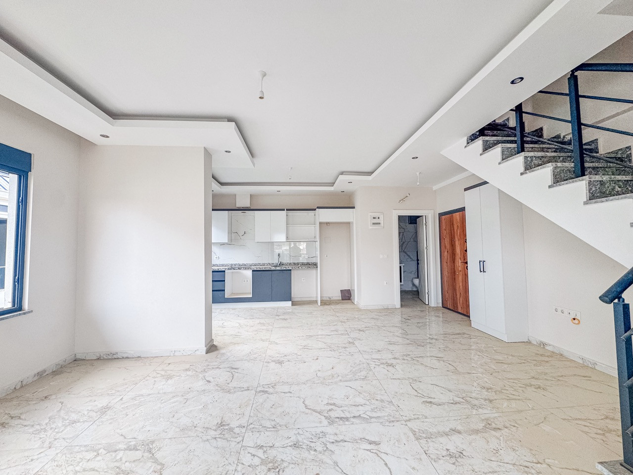Two-Level 3+1 Apartment 100 m from the Sea in Kargicak - Photo 9