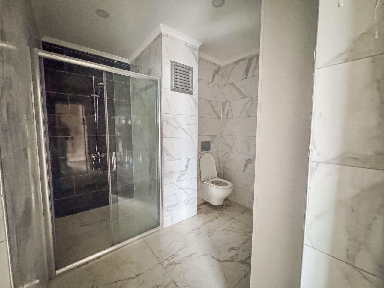 Two-Level 3+1 Apartment 100 m from the Sea in Kargicak - Photo 15