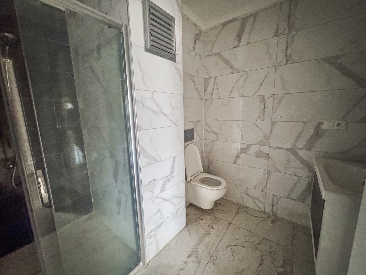Two-Level 3+1 Apartment 100 m from the Sea in Kargicak - Photo 14