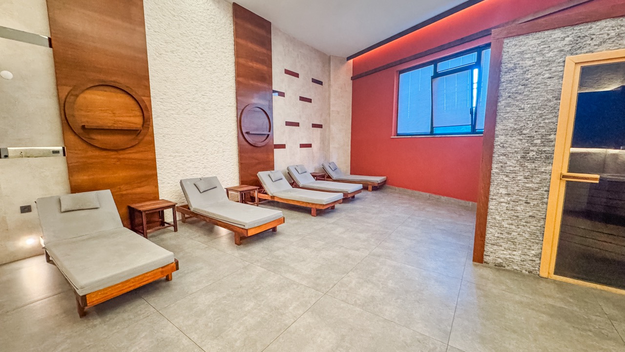 1+1 Apartment in a First-Line Complex with a Private Beach - Photo 24