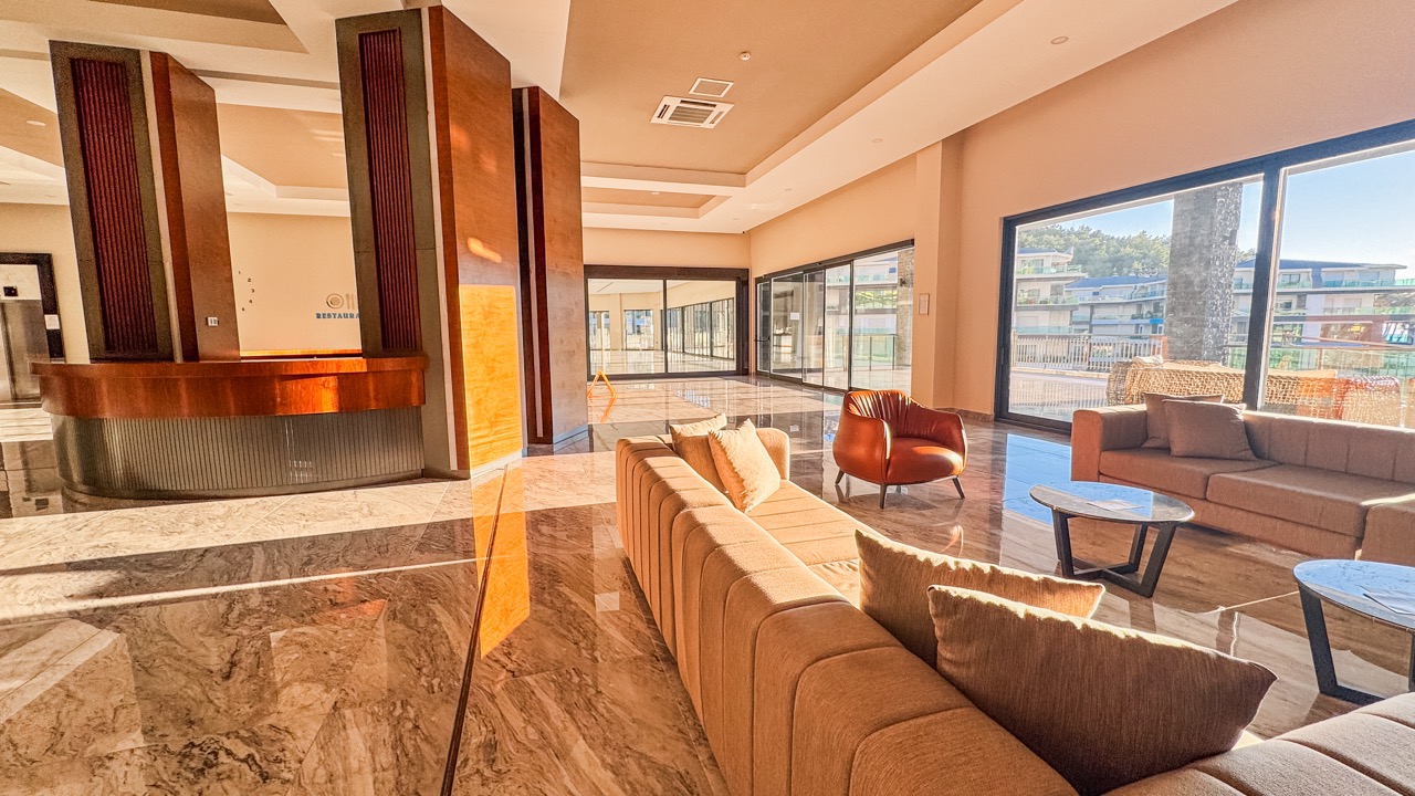1+1 Apartment in a First-Line Complex with a Private Beach - Photo 16