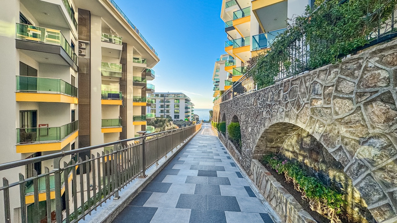1+1 Apartment in a First-Line Complex with a Private Beach - Photo 11