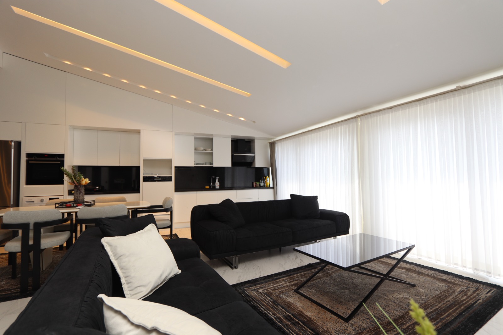 Furnished 2+1 Apartment with Sea View on the First Coastline - Photo 18