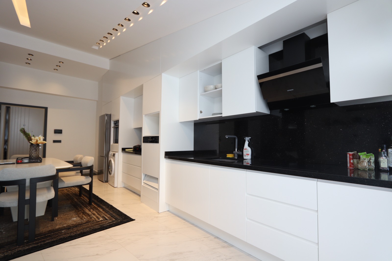 Furnished 2+1 Apartment with Sea View on the First Coastline - Photo 22