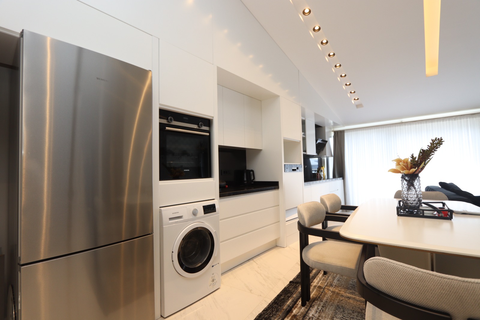 Furnished 2+1 Apartment with Sea View on the First Coastline - Photo 23