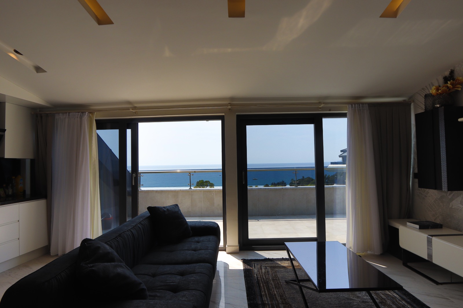 Furnished 2+1 Apartment with Sea View on the First Coastline - Photo 24