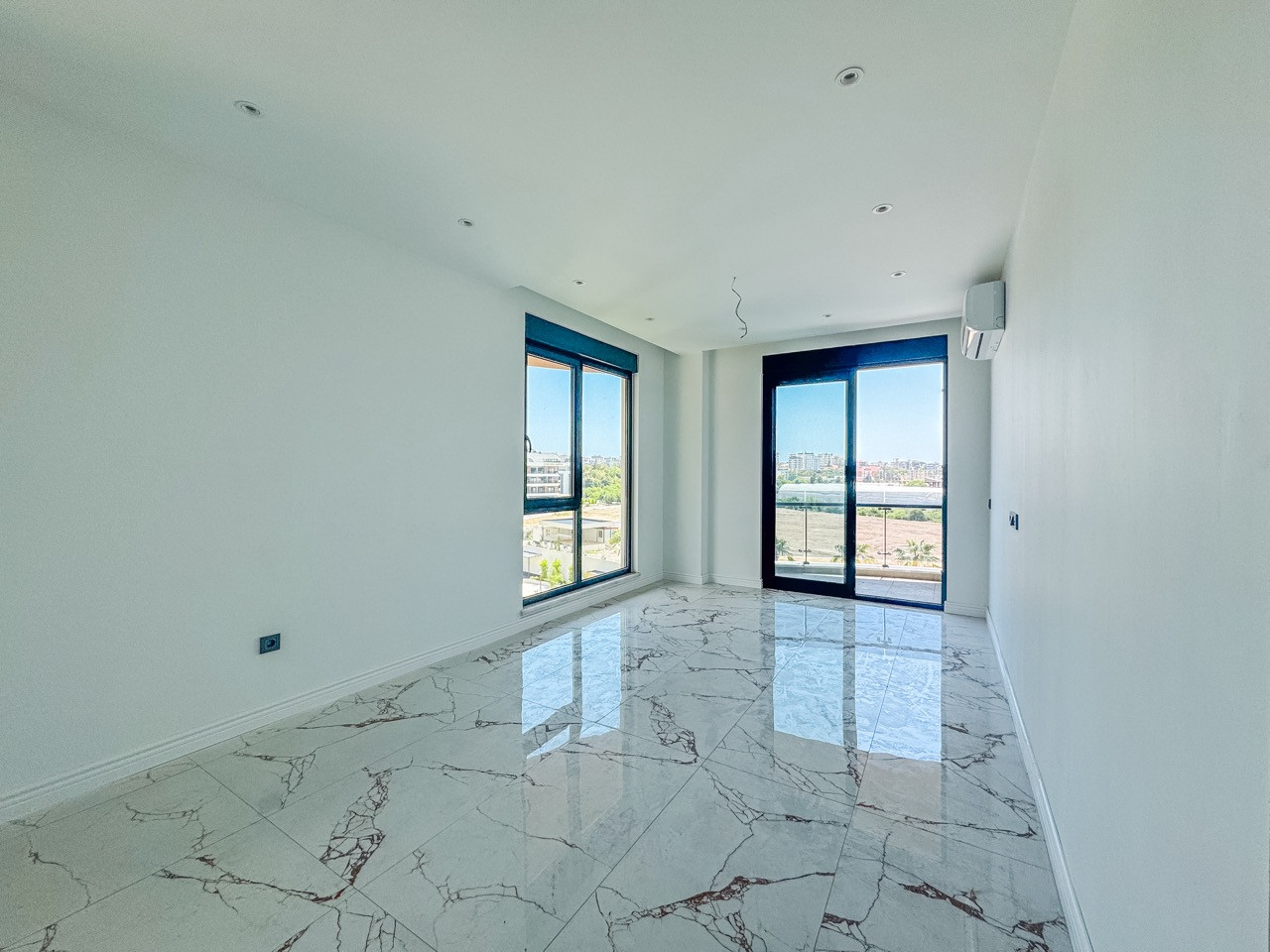 Two-Level 2+1 Apartment of 107 m² in a New Residential Complex in Oba - Photo 24