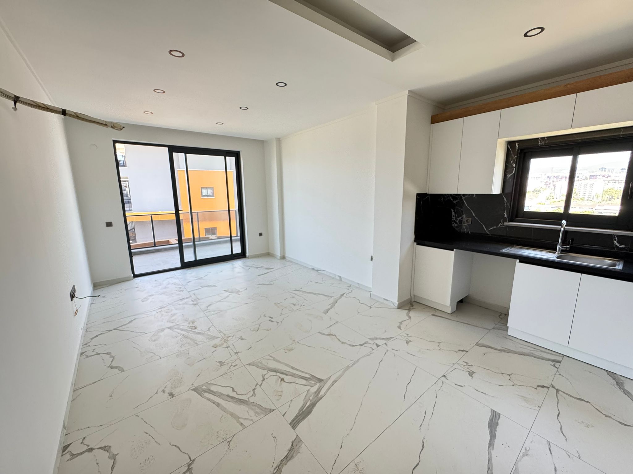 Spacious 2+1 Apartment in a New Residential Complex in Avsallar - Photo 17