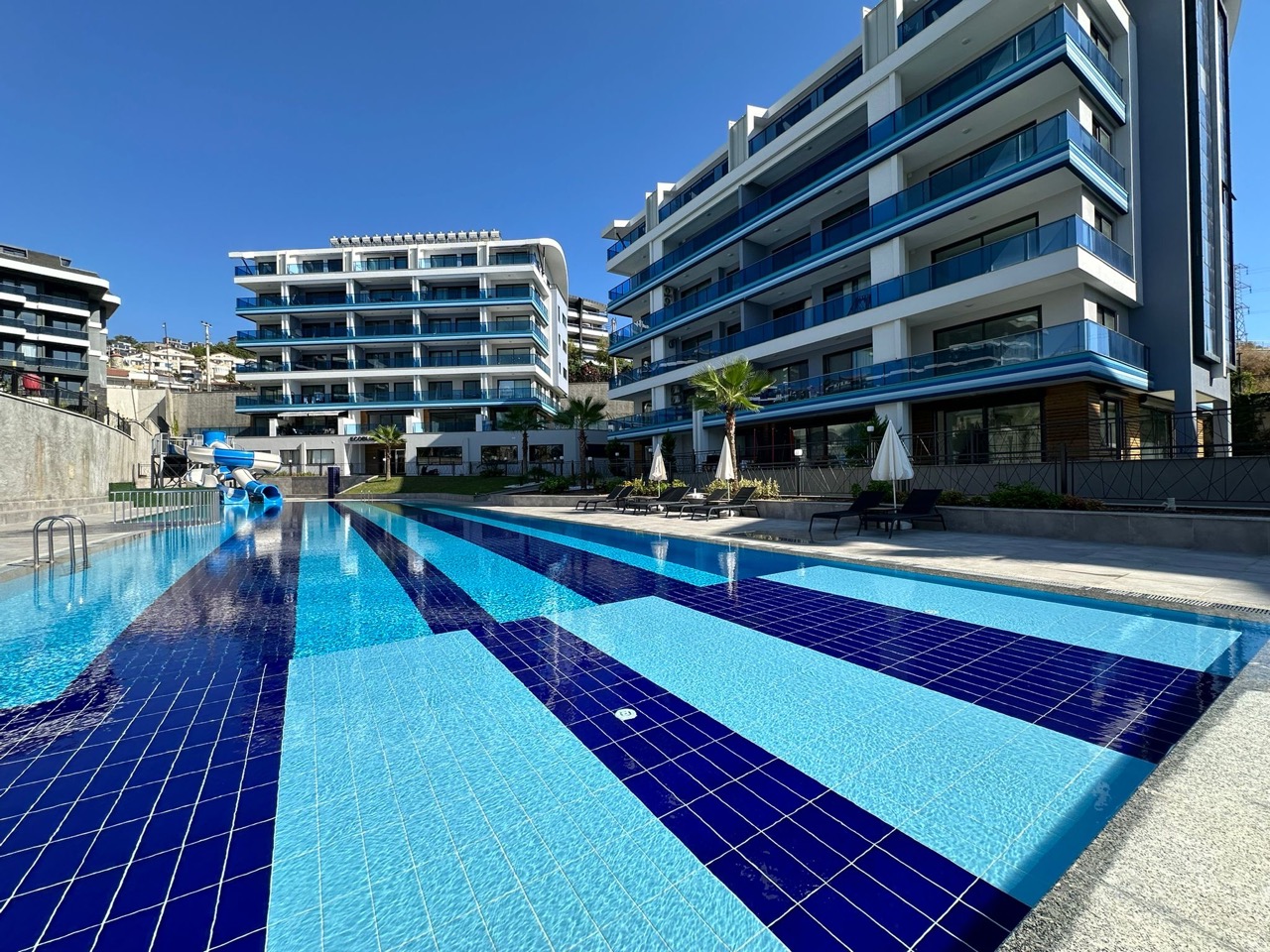 Spacious 4+1 Garden Duplex of 332 m² in Kargicak - Photo 9