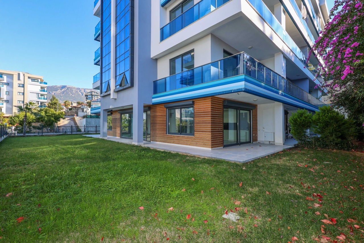 Spacious 4+1 Garden Duplex of 332 m² in Kargicak - Photo 8