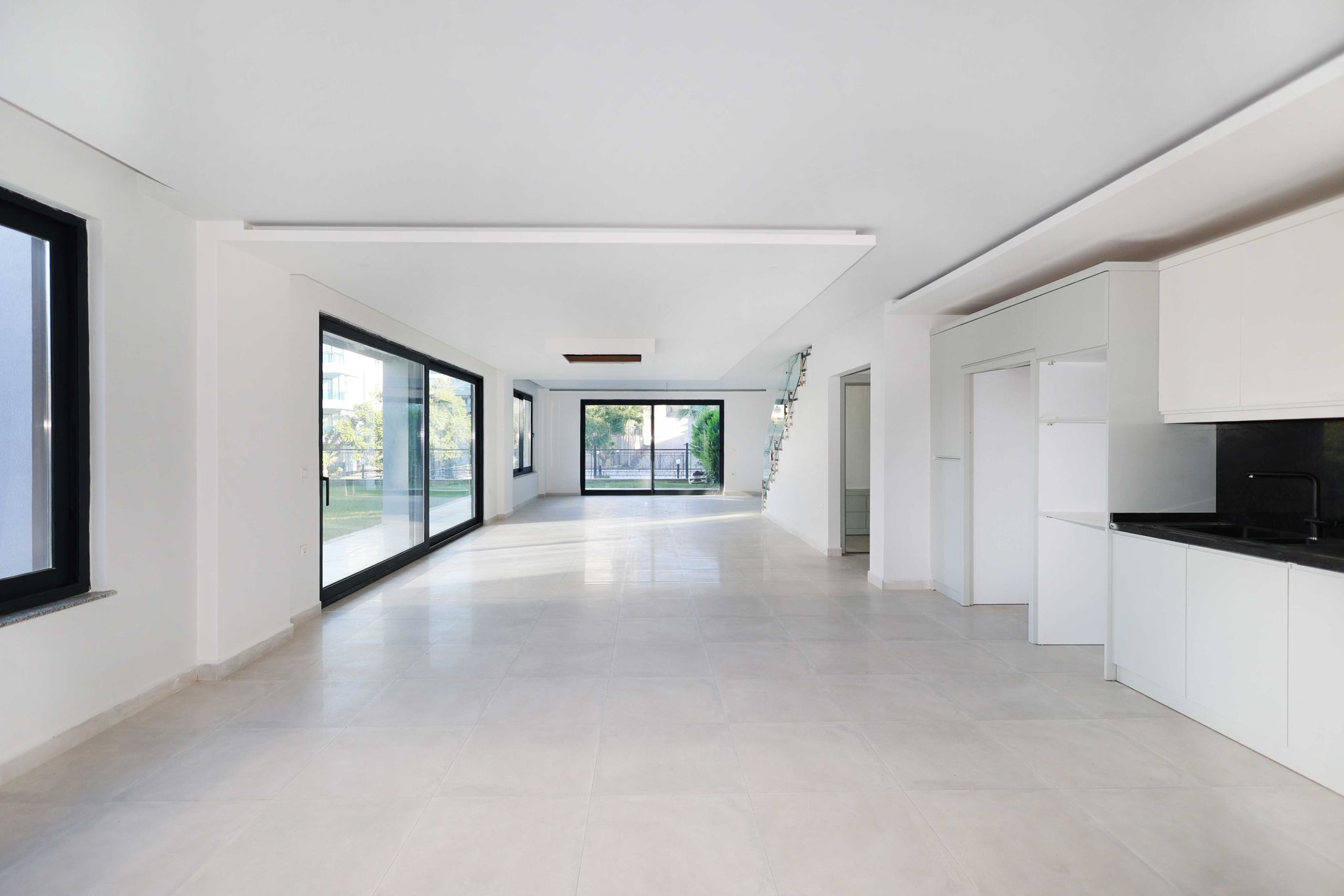 Spacious 4+1 Garden Duplex of 332 m² in Kargicak - Photo 17