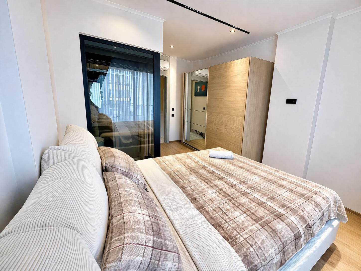 Furnished 2+1 Duplex Apartment of 80 m² Just 250 m from the Sea in Konaklı - Photo 9