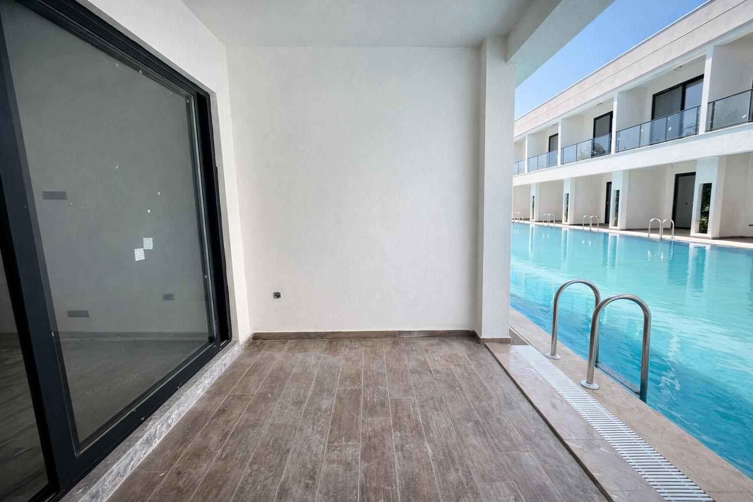 Furnished 2+1 Duplex Apartment of 80 m² Just 250 m from the Sea in Konaklı - Photo 8