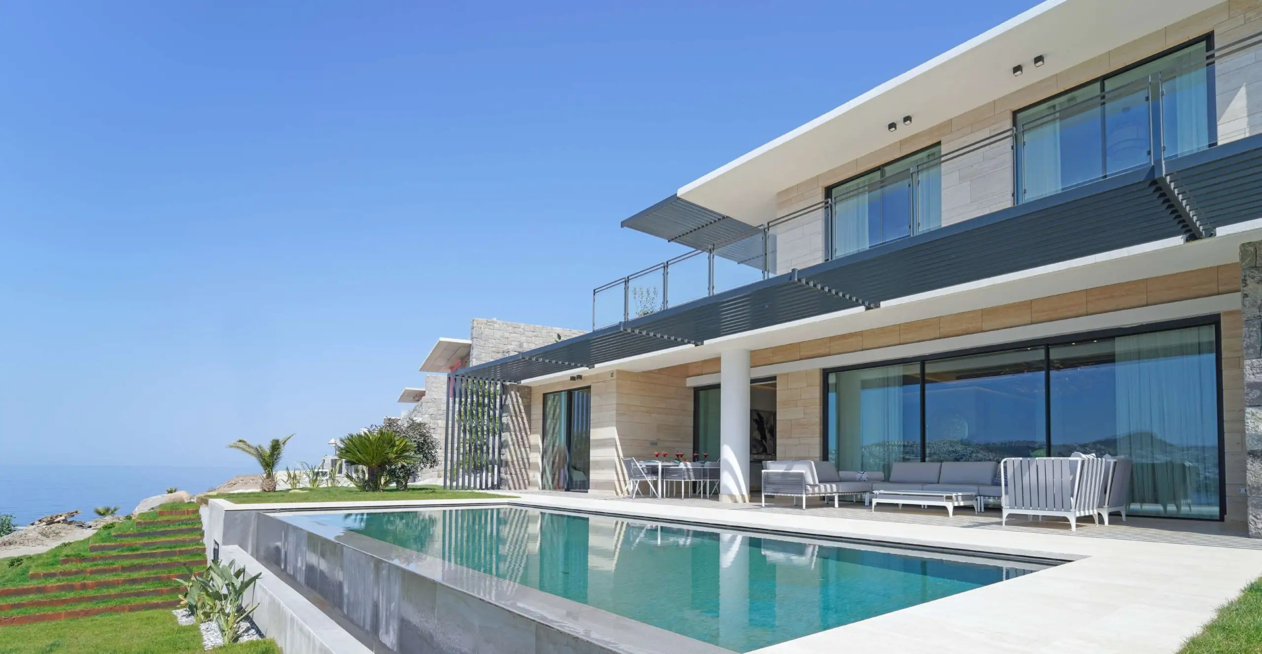 Residential complex with apartments and villas featuring a private beach and panoramic sea views - Photo 5