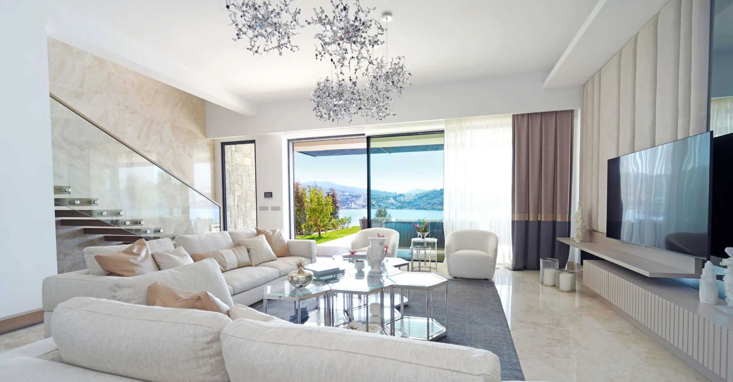 Residential complex with apartments and villas featuring a private beach and panoramic sea views - Photo 8