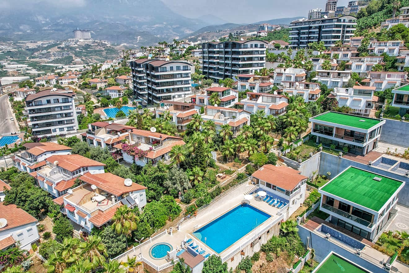 Furnished 3+1 Villa 800 Meters from the Beach in Kargicak - Photo 5