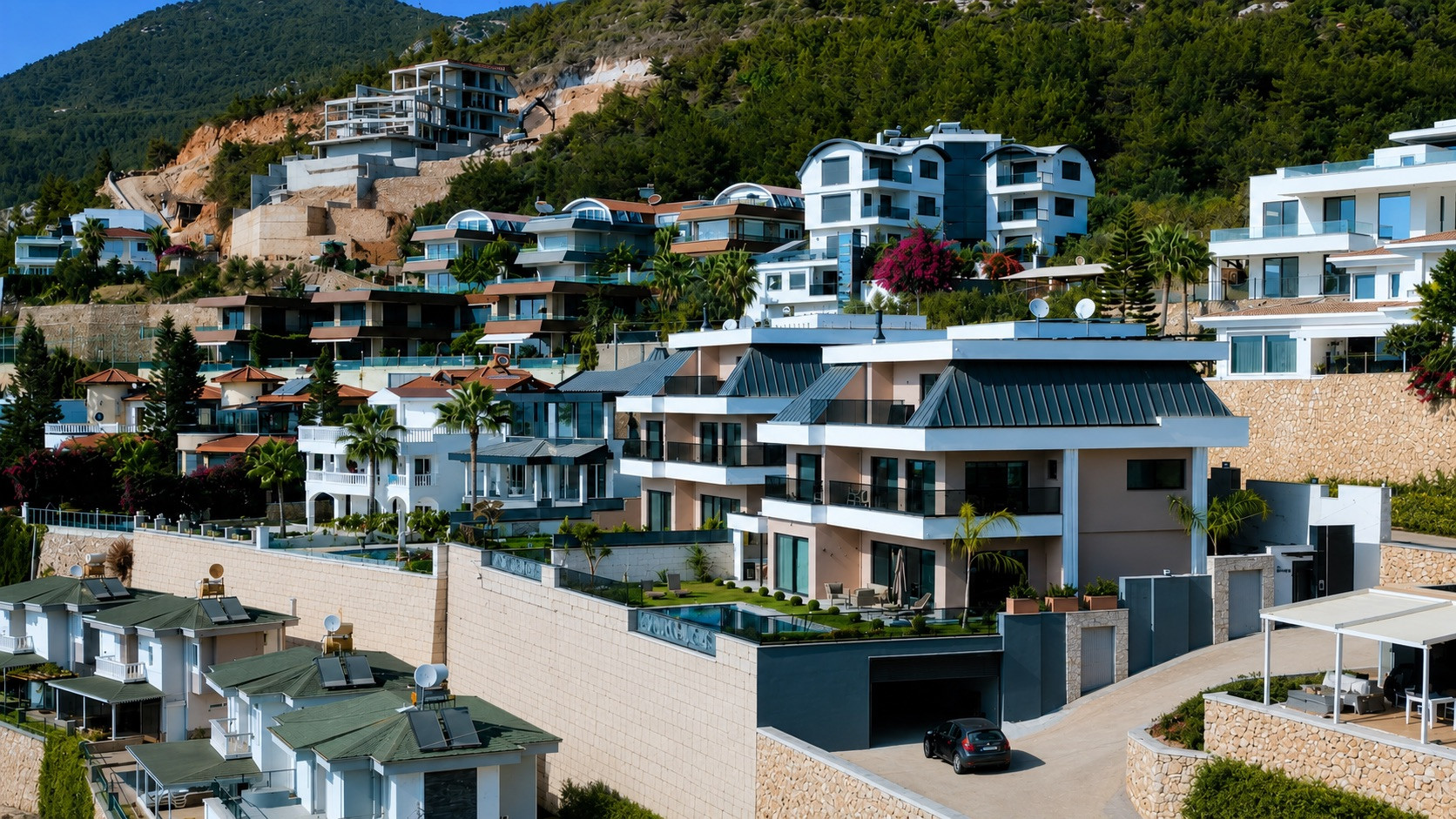 Exclusive 6+1 Villa with Panoramic City and Sea Views