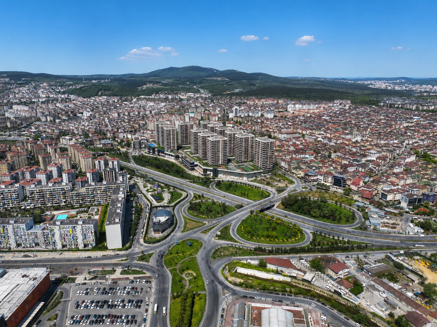 Apartments in a Residential Complex with Private Amenities in Çekmeköy - Photo 6