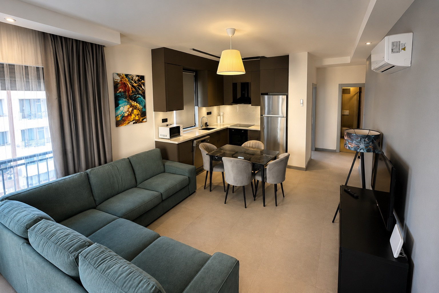 Furnished 2+1 Apartment in Alanya City Center, 200 Meters from the Sea