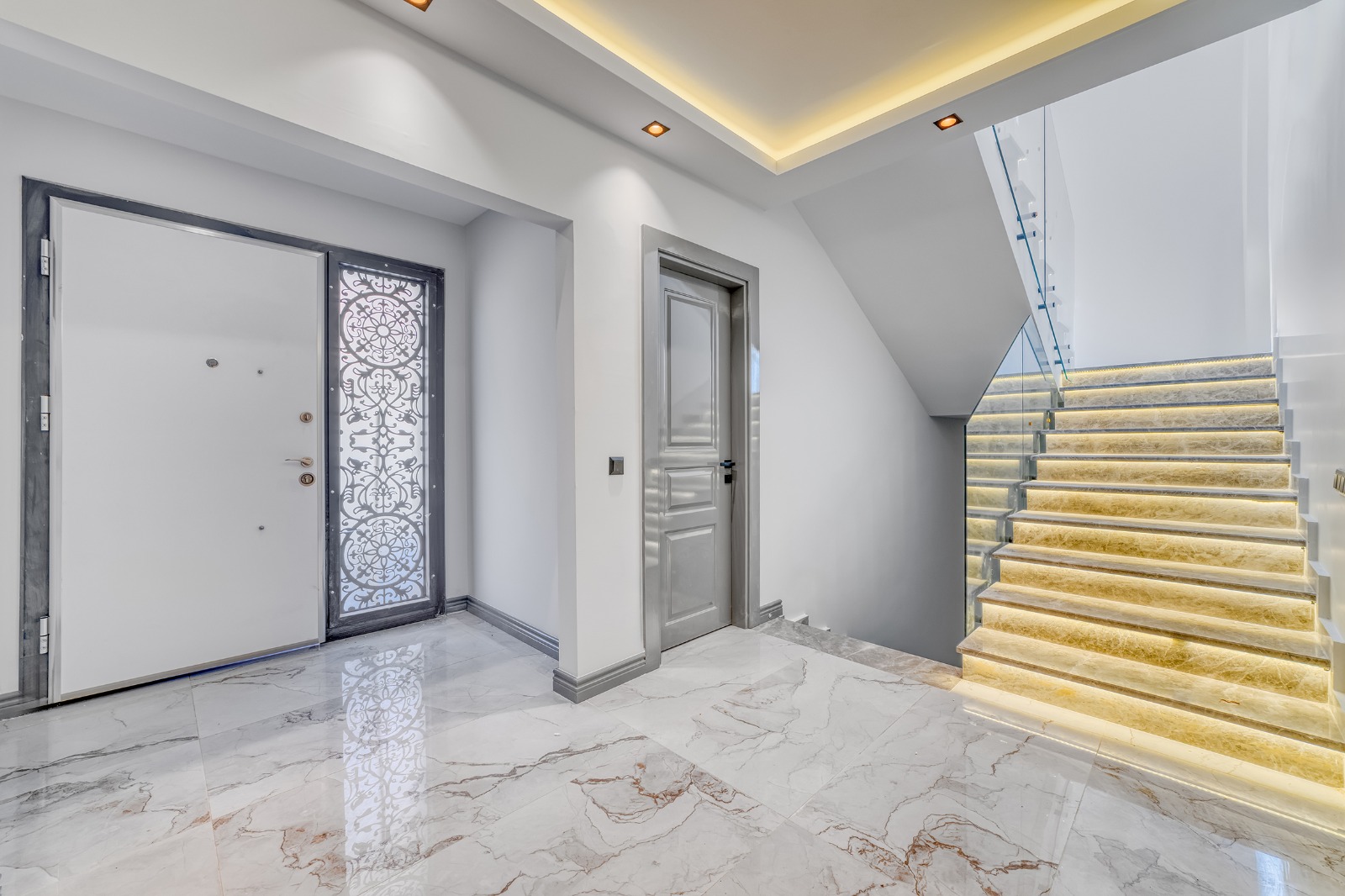 Luxury 5+2 Villa with Panoramic Views of Alanya - Photo 7