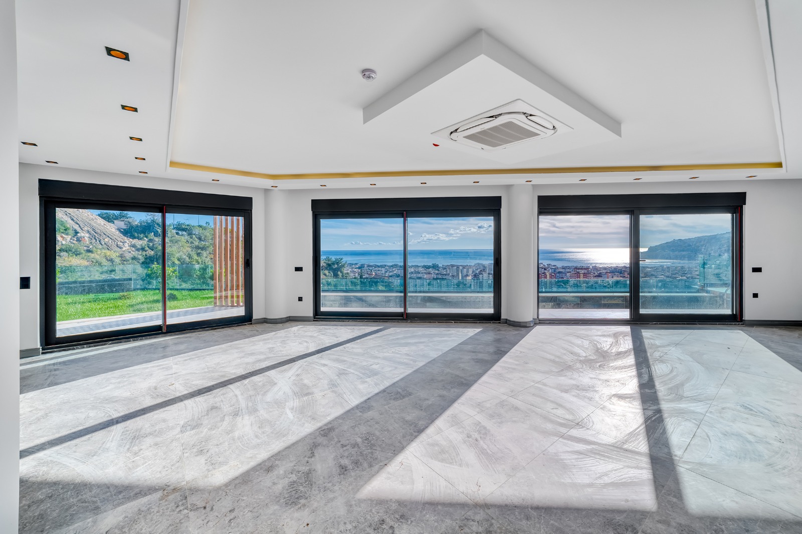 Luxury 5+2 Villa with Panoramic Views of Alanya - Photo 6