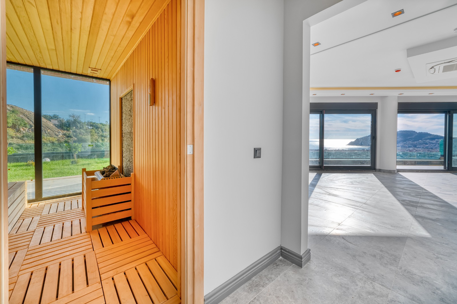 Luxury 5+2 Villa with Panoramic Views of Alanya - Photo 19