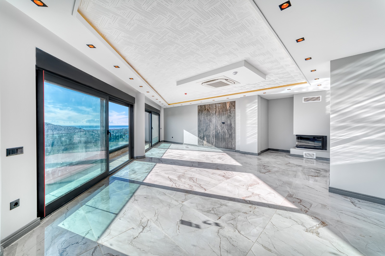 Luxury 5+2 Villa with Panoramic Views of Alanya - Photo 4