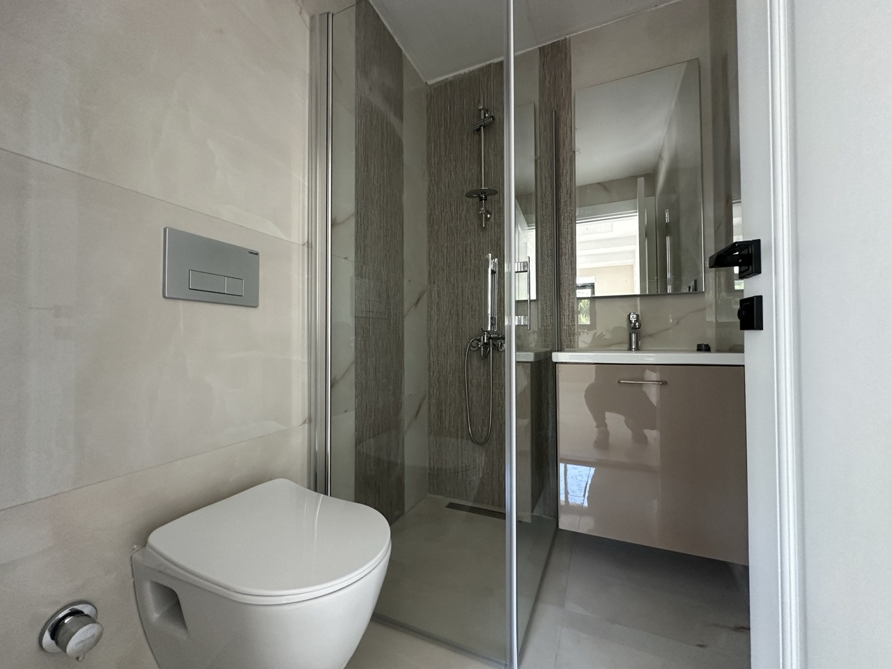 2+1 Duplex Apartment 350 Meters from the Sea in Konaklı - Photo 25