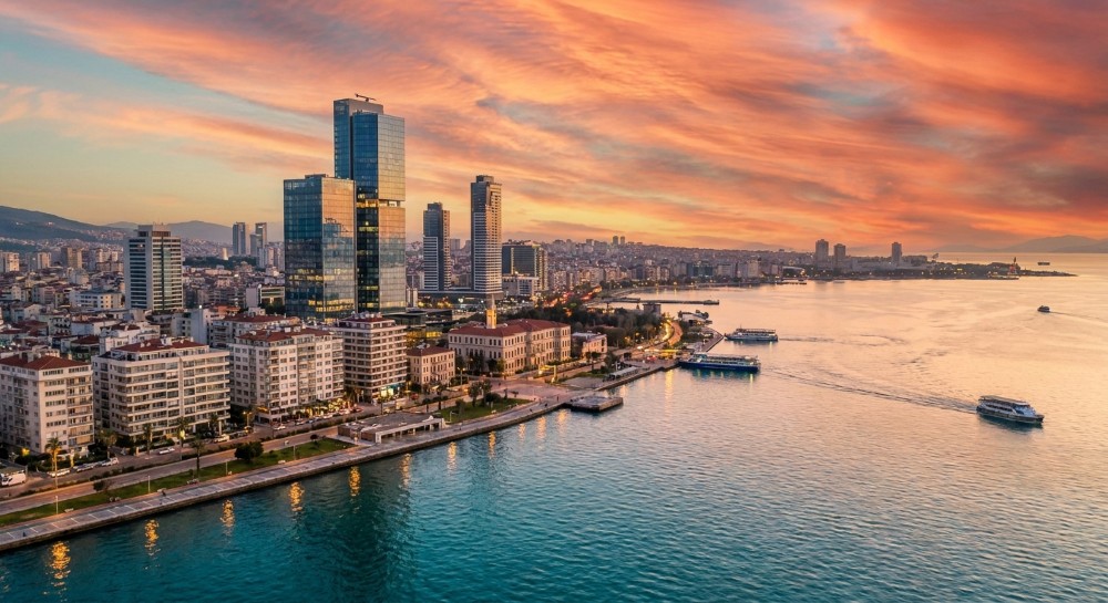 Gürcistan, Батум kıyısındaki modern konut projeleri ve gökdelenler.