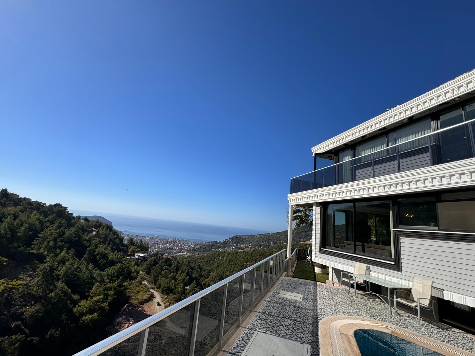 4+1 Villa with Sea View in Bektas, Alanya - 600 m² | ID U6951 - Photo 4