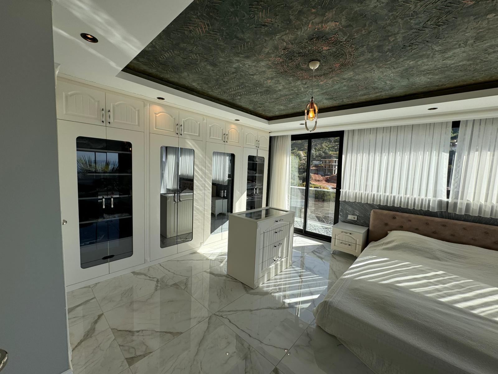 4+1 Villa with Sea View in Bektas, Alanya - 600 m² | ID U6951 - Photo 13