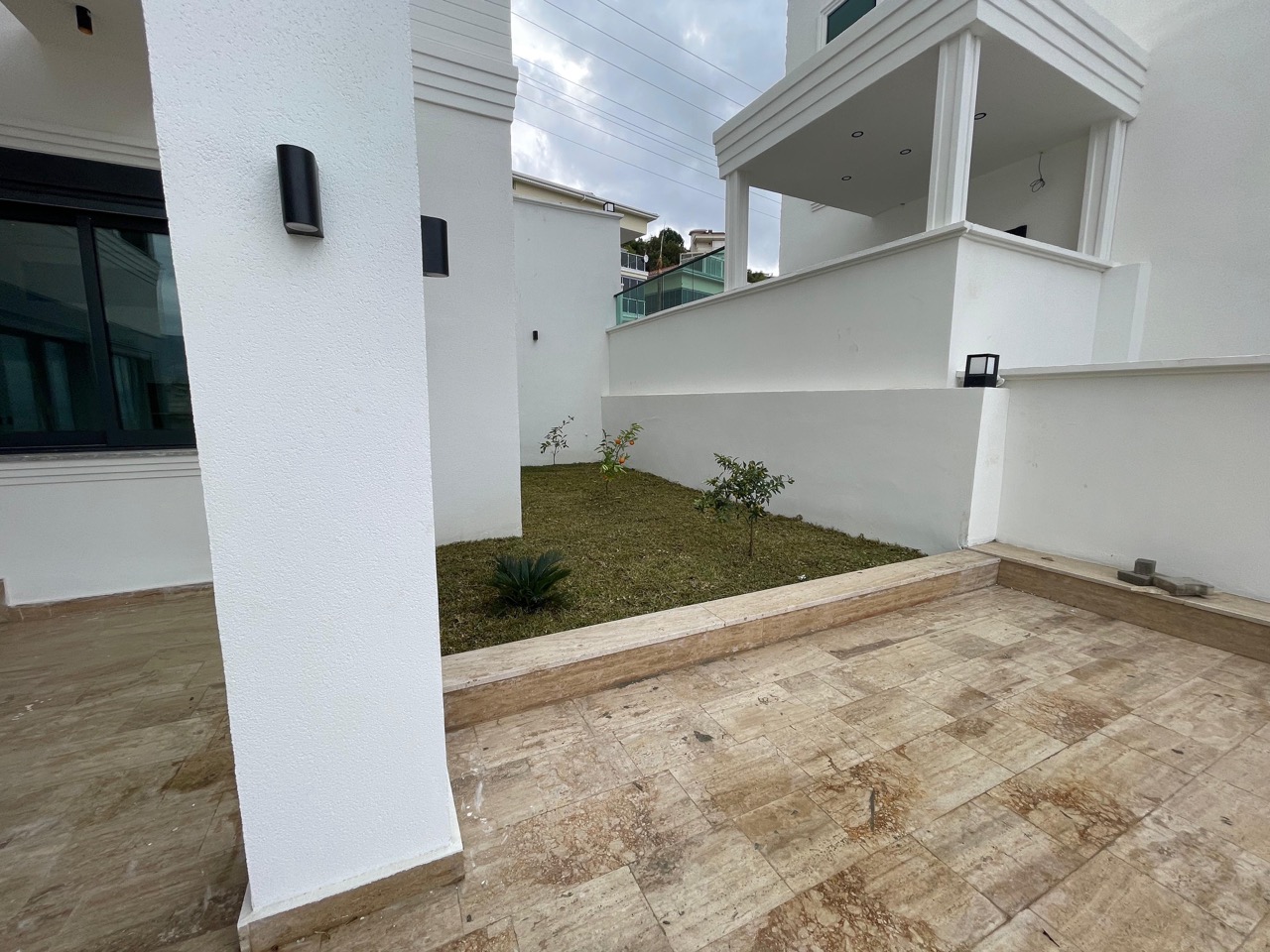 Spacious villa with panoramic sea views in Kargicak - Photo 19