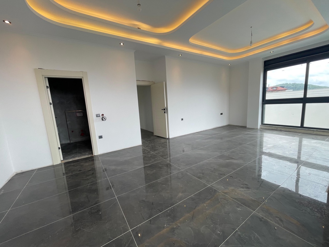 Spacious villa with panoramic sea views in Kargicak - Photo 14