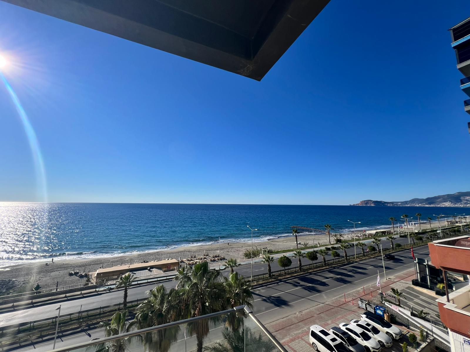 Furnished 2+1 Apartment with Direct Sea View on the First Coastline in Mahmutlar - Photo 16