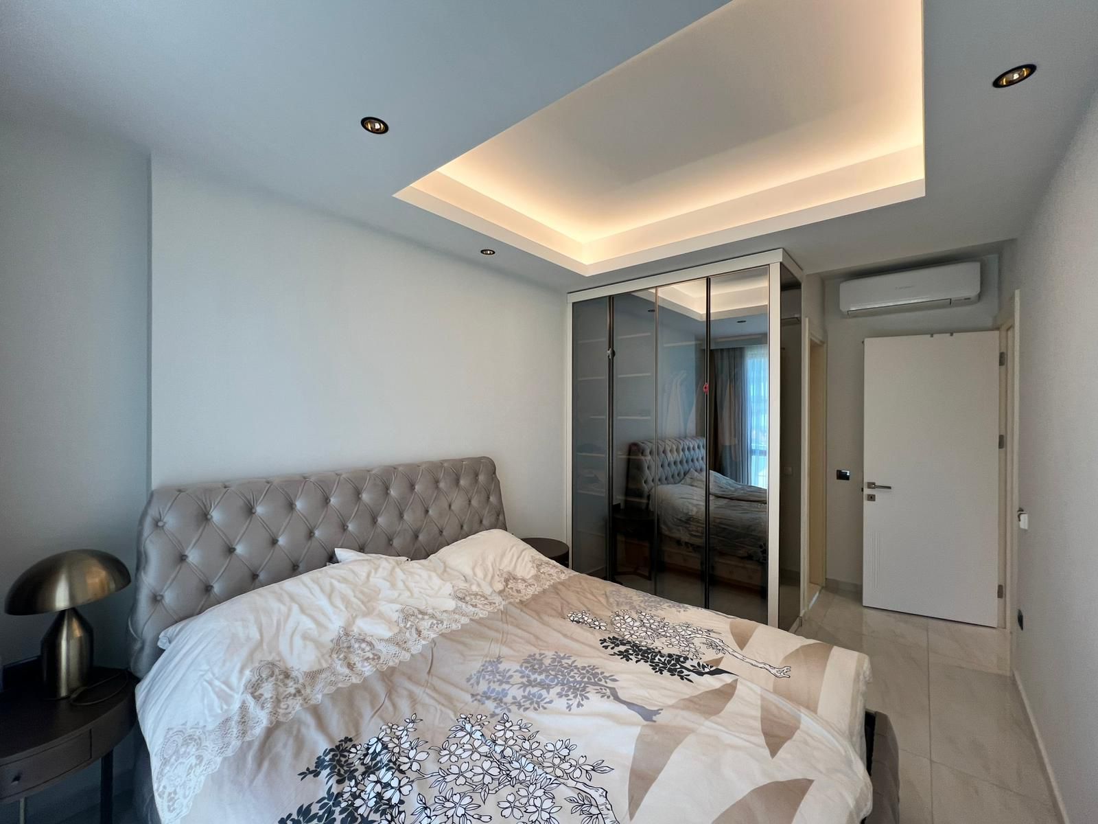 Furnished 2+1 Apartment with Direct Sea View on the First Coastline in Mahmutlar - Photo 18