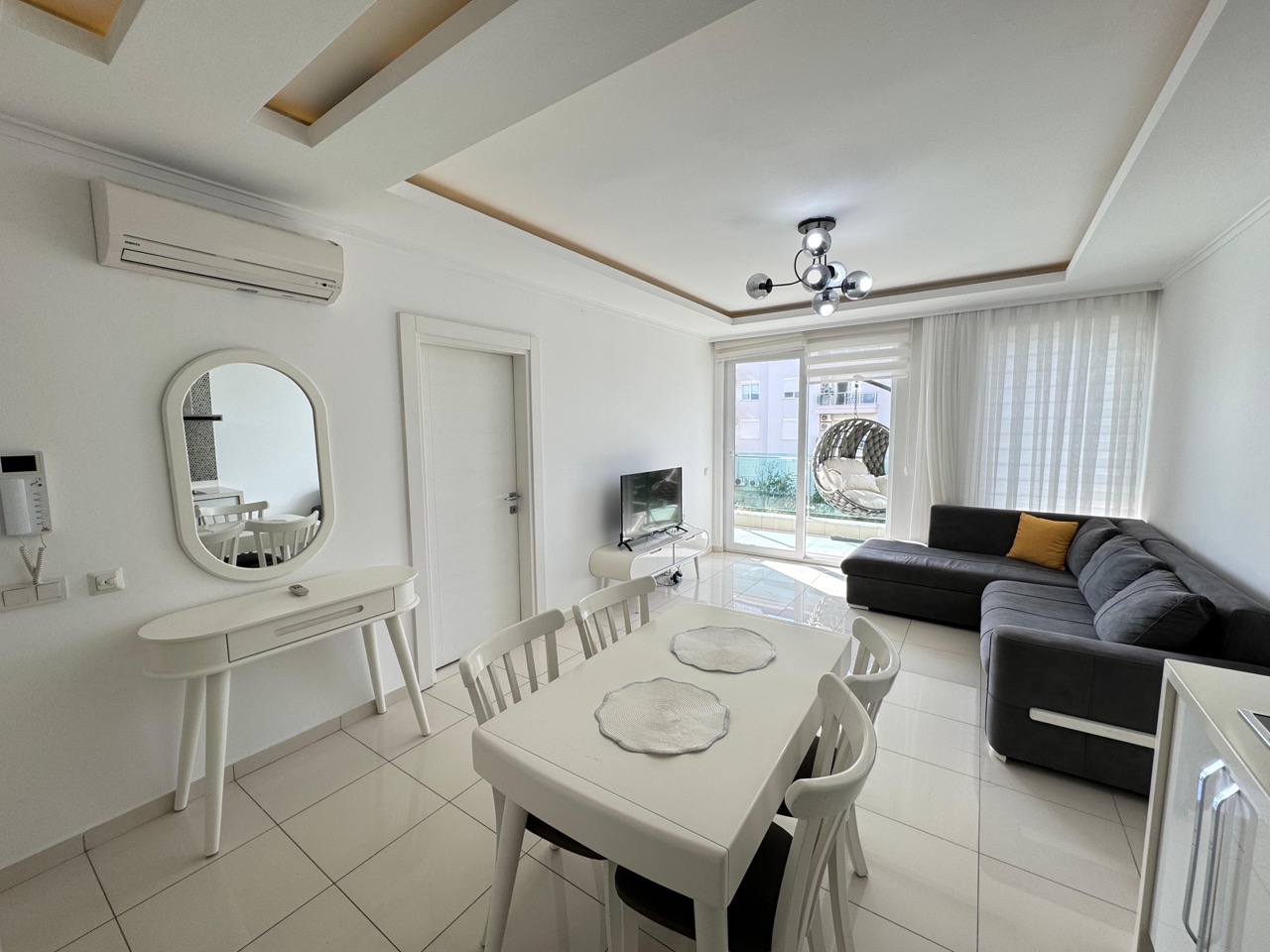 Furnished 1+1 Apartment on the First Coastline in Kestel - Photo 6