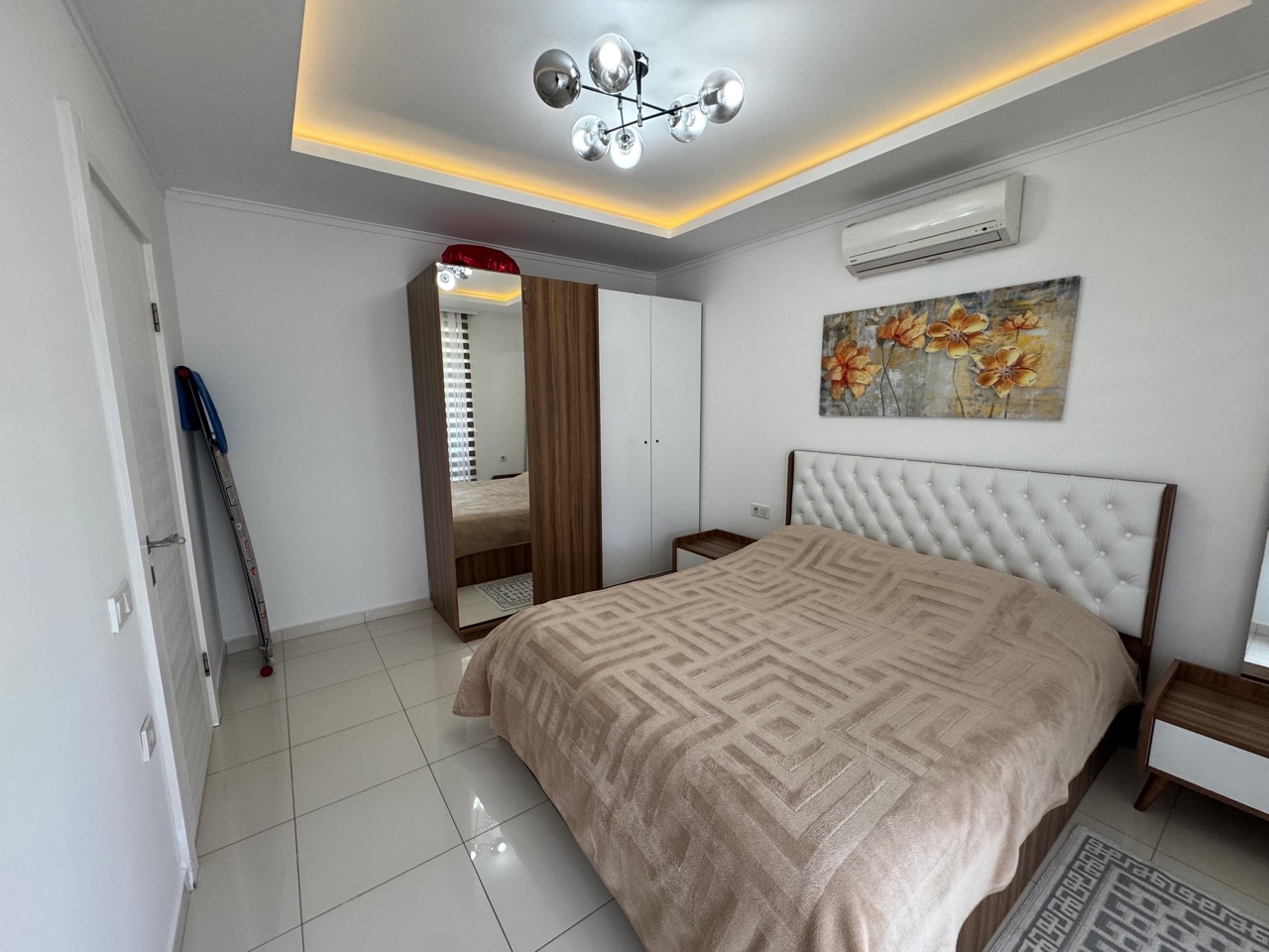 Furnished 1+1 Apartment on the First Coastline in Kestel - Photo 12