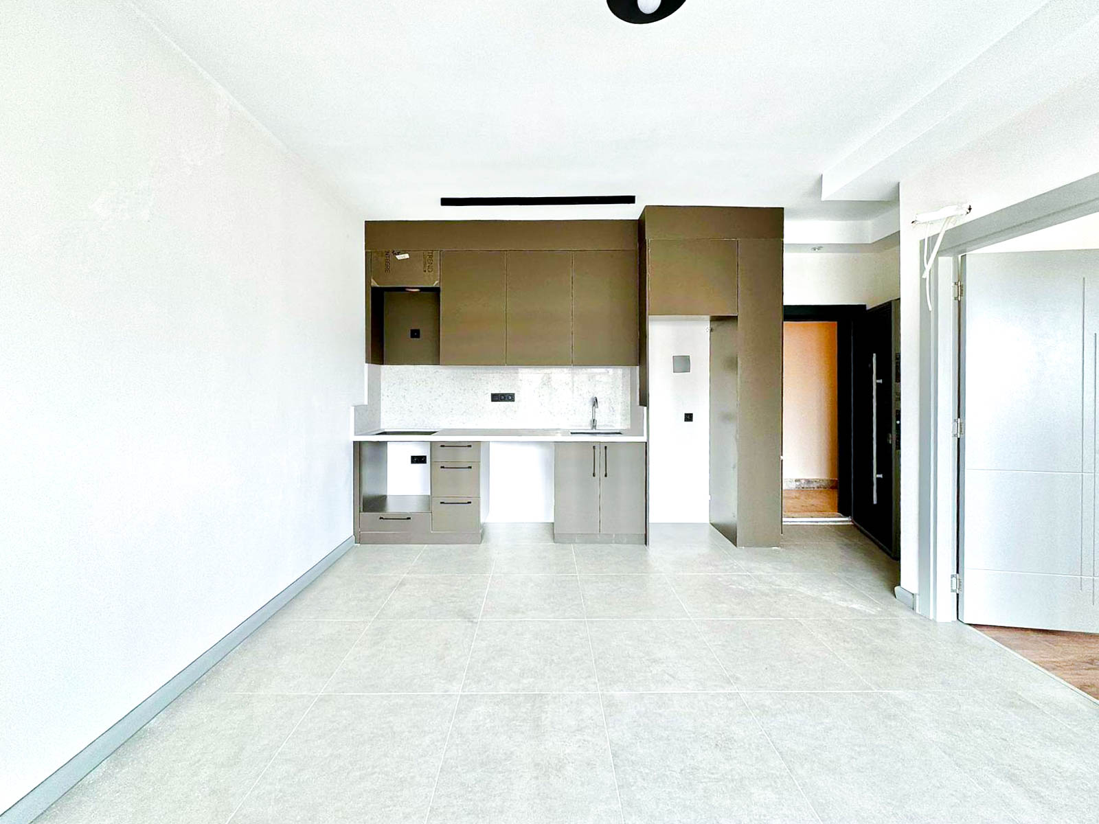1+1 Apartment in the Center of Alanya, 200 Meters from the Sea - Photo 9