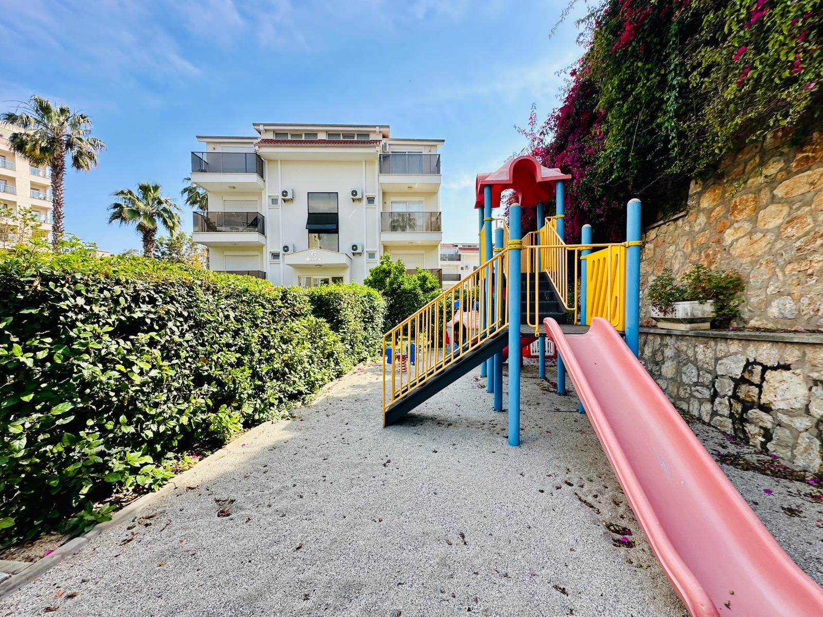 Furnished 3+1 Duplex 200 Meters from the Sea in Konaklı - Photo 5